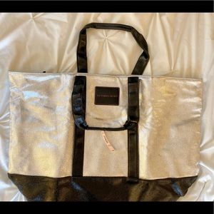 VICTORIA SECRET LARGE WEEKEND GETAWAY BAG